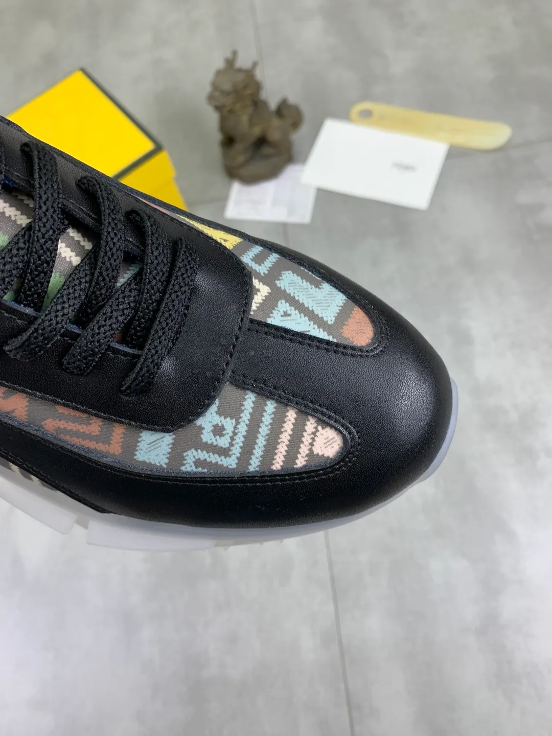​Men's shoes 💰P460 💰[New] Little Monster 🆘 New FENDI (Fendi) counter new 🕶️🕶️Simple routing effect, showing an elegant and cool driving shoe 🎬Using imported calfskin + first-layer pigskin lining🐂Excellent material🎬Detailed workmanship 🤗Comfortable foot feel➰➰. ​Pair it with any outfit to show your taste and temperament, low-key luxury ♻️Design ​simple and elegant ​noble and fashionable 🍃​Very loved and favored by trendy men 💓❤️size: 38-44 2️⃣colors available
